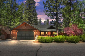 Teakwood - 3-BR SPA, fire pit, Quiet, AC, centrally located